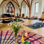 Auszeit im Kloster Steinfeld und entspanne und regenerieren mit Yoga, Achtsamkeit und Meditation