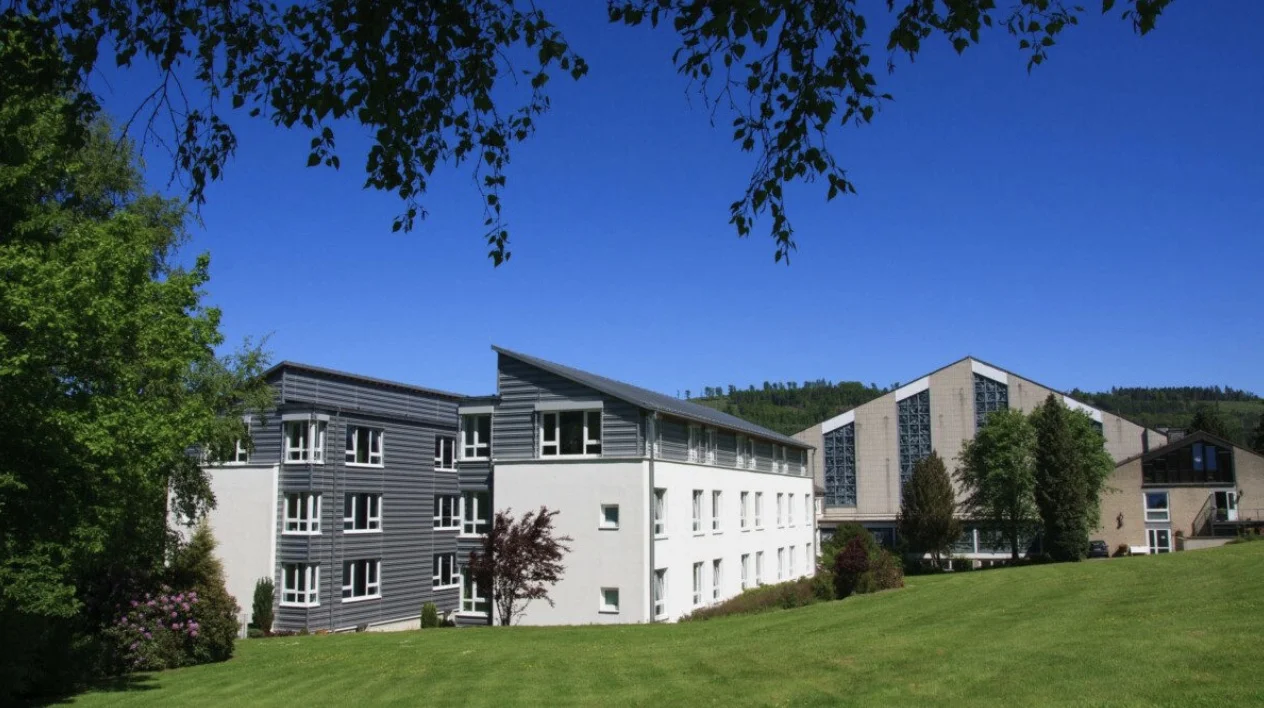 Mind Detox: Stille - Slow Yoga Retreat - Meditation - innere Ruhe & Naturerlebnis 8 Bergkloster Bestwig ist ideal für Yoga Retreat, Schweige Retreats, Basenfasten und Meditation geeignet. Hier kommt man zur Ruhe und kann wieder neue Energie tanken und sich erholen.