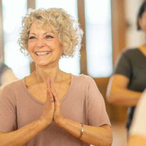 Teilnehmer beim Yoga Retreat 2026 im Kloster. Fokus auf Körper, Geist und Seele mit Vivere Vital – Achtsamkeit, Meditation und Entspannung erleben mit Vivere Vital.