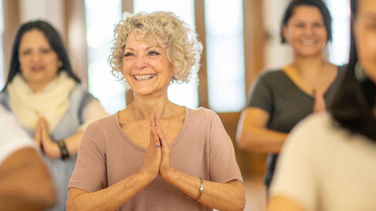 Teilnehmer beim Yoga Retreat 2026 im Kloster. Fokus auf Körper, Geist und Seele mit Vivere Vital – Achtsamkeit, Meditation und Entspannung erleben mit Vivere Vital.