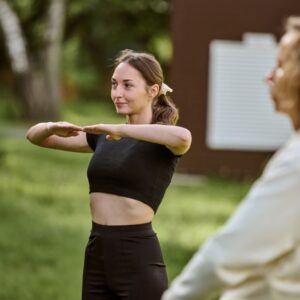 Bildungsurlaub im Kloster mit Embodiment, Yin Yoga und Achtsamkeit zur Stärkung der Resilienz und für mehr innere Ruhe im Berufsalltag.